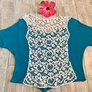 Teal blue lace back dELia’s tee shirt